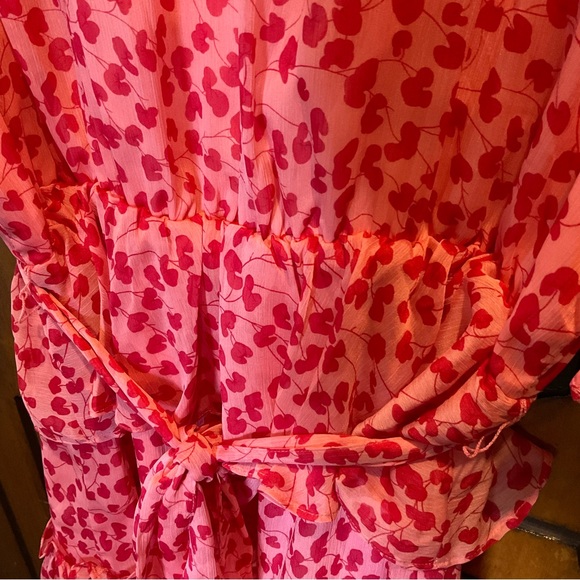 TUSSAH Brianca Mini Dress ‘Pink Roses’ AU 18 $50 💖 - Picture 7 of 15